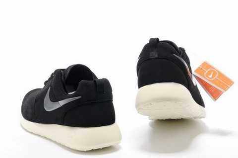 nike roshe run pas cher noir et blanc